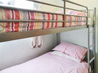 Enjoy Your Stay Cottage - Bessingby - 3