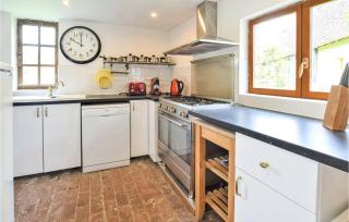 Awesome Home In St Pierre En Auge - Vieux-Pont-En-Auge - 5