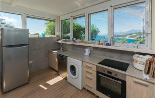 Nice Apartment In Utjeha With Kitchen - 7