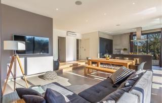 Gorgeous Home In Katuni With Wifi - Katuni - 8