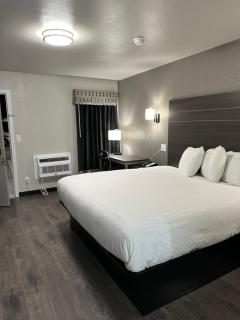 Sleepy Traveler Motel - 9