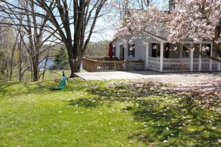 Private Lakeview Cottage and 2 Farmhouse Apartments near Rt 80 easy to NYC - 9