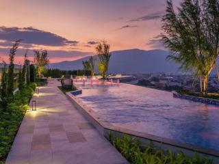 Modern style room with sky pool 古城边天际泳池公寓 - Chiang Mai - 3