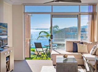 Sparkling water views over Shoal Bay beach - Shoal Bay - 0
