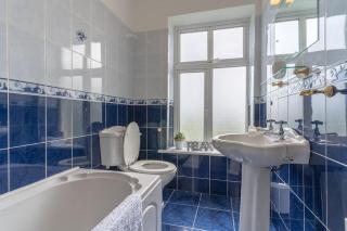 Relaxing Private Country Escape with Hot Tub - 3