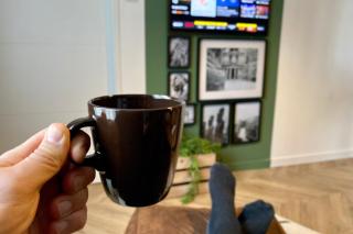 L'Expédition - By BEST KEYS - Expérience Unique - Déco Immersive - Lit Queen Size & Canapé Convertible - Centre Ville - Smart TV - Machine à Café Nespresso - Netflix & WiFi ILLIMITÉ - Check-in Autonome - Parking Gratuit - 1