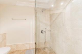 Fully-equppied studio with private beach and pool - Dubai - 8