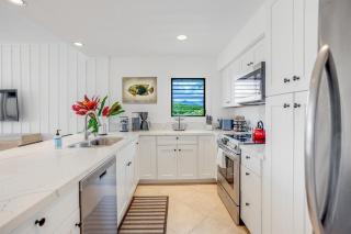 Honu He'e Nalu - The Surfing Turtle - Ocean & Beachfront! Stunning Views! - 6