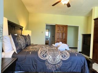A Luxurious 4-Bedroom Private Villa with Games Room, Theatre & Modern Art - 3