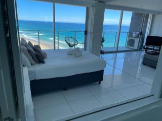 Absolute Beachfront Central Surfers Paradise - Gold Coast - 3