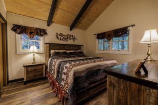 Misty Mountain Hop - Cobbly Nob Cabin with HotTub, Fast Wi-Fi, Privacy, Pool - 2