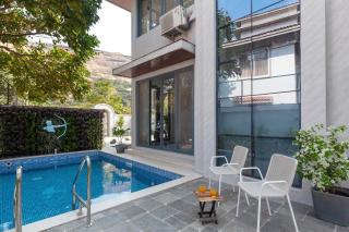 StayVista's Le Arc - Artistic Rooms with Private Plunge Pool and Scenic Views - Lonavala - 9