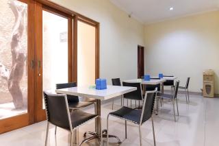 TwoSpaces Living at Toedjoeh Enam Homestay, Surabaya - 4