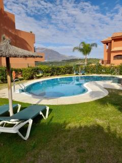 Apartamento espacioso muy tranquilo con piscinas y jardines cercano a la playa - Estepona - 9