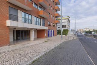 Fancy Apartment W/Metro at Doorstep by LovelyStay - Lisboa - 5