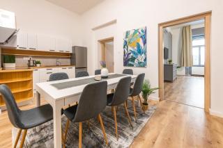 Deluxe Kazincy Apartment in the Heart of Budapest - Budapest - 1