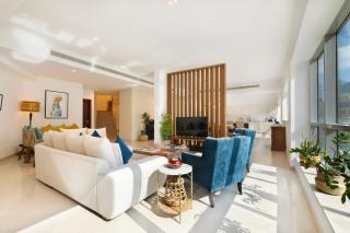 Maison Privee - Stunning 3-Floor Villa with Kids Room & Rooftop Terrace over Dubai Marina - Dubai - 3