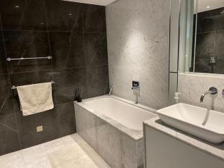 Large luxury Penthouse with free parking garage - 9