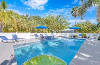 Key Lime Cottage in the heart of Islamorada - 6