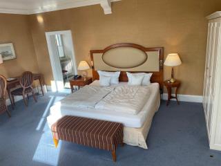 Schloss Neutrauchburg - 6