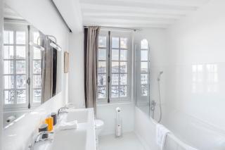 La Demeure du Clocher 4 AC On the Port & Place Sainte-Catherine 8 g - 8
