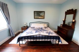 Cozy, historic 5-bedroom home in Amish country - Smicksburg - 9