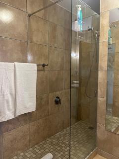Beachfront Gem / Free Parking / A/C - 1