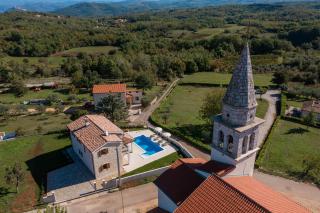 Villa atop the village with stunning view - Vižinada - 7