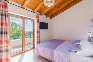 Villa atop the village with stunning view - Vižinada - 4