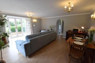 Canalside Manor House Annexe with Secure Parking - - 9