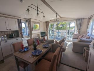 STUNNING LUXURY Caravan on edge of New Forest on SHOREFIELD Country Park ENTERTAINMENT AND LEISURE PASSES INCLUDED - Milford on Sea - 0