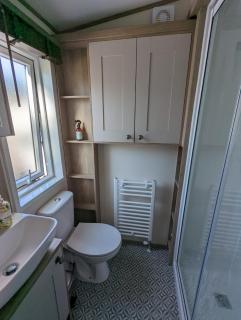 STUNNING LUXURY Caravan on edge of New Forest on SHOREFIELD Country Park ENTERTAINMENT AND LEISURE PASSES INCLUDED - Milford on Sea - 3