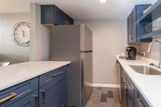 301D Two Bedroom Two Bath - Oakland - 2