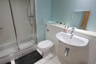 Spacious 2 Bed, 2 Bath apartment -The Shore, Leith - 3