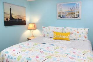 Bluebonnet by the Sea - Resort-Style Pool and Beach Views - Galveston - 0