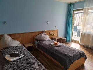 Hotel Neue Krone - 1