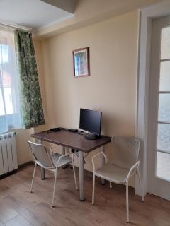 Ema's Vintage Brasov Spacious 2 BR Central Apartment with Mountain View - Brasov - 7