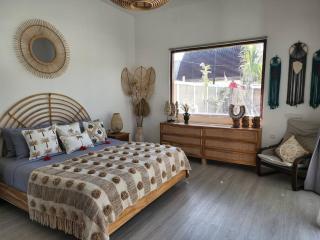 Rumah Tara Modern 3 bedroom pool and garden villa in Gili Air - Gili Islands - 2
