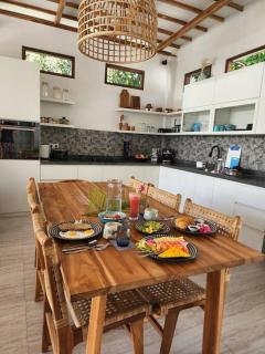 Rumah Tara Modern 3 bedroom pool and garden villa in Gili Air - Gili Islands - 4