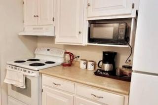 Pines Bay Waterfront cottage with Hot tub! - 7