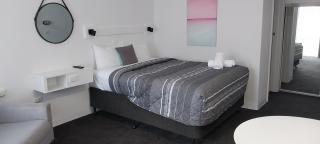 Commodore Motor Inn - Albury - 1