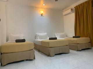 ANGGERIK IMPIAN HOTEL -Best for Travellers at Kuala Berang - Kuala Berang - 1
