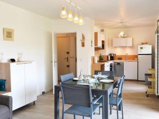 Appartement rénové 2021 avec balcon et garage, proche golf, 3 pièces, 6 couchages, Le Lavandou. - FR-1-251-425 - Le Lavandou - 0
