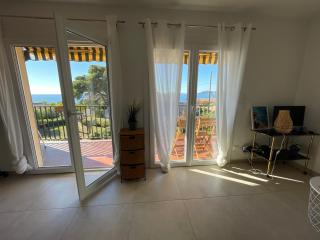 Appartement cosy vue mer à 50 m de la plage - refait à neuf et climatisé - Le Pradet - 1