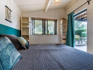 Spacious bungalow with enclosed garden - Kamperland - 2