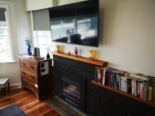 Cheerful 4 Bedroom Holiday Home (Sleeps 7) - 3