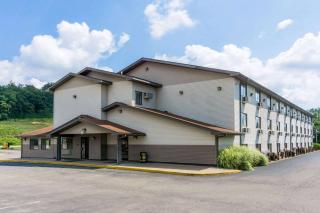 Super 8 by Wyndham Zanesville - Zanesville - 0