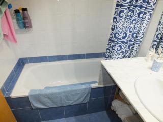 Apartamento con Piscina Comunitaria y Parking en Roses, Cerca de Playa y Actividades - ES-204-15 - Roses - 2
