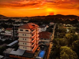 Sky Villa Hua Hin Guesthouse - Adults-Only - 2