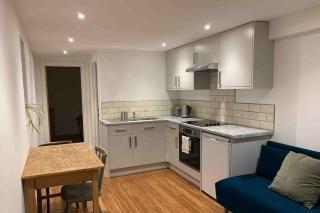 Ashcroft Apartment - Small Home Away From Home - 7